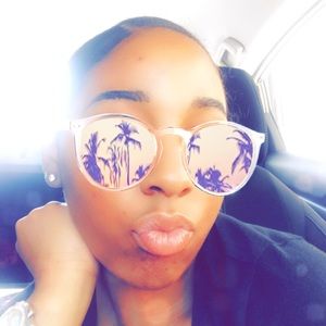 Meet your Posher, Deja